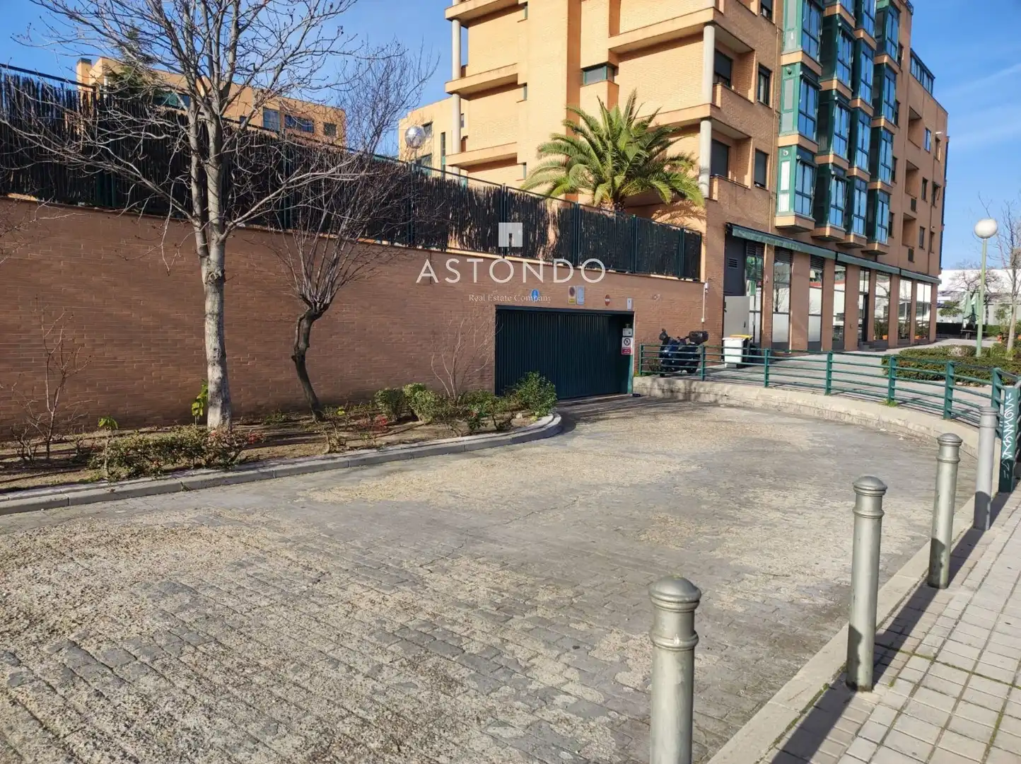 Vista exterior de Garatge de lloguer en Madrid