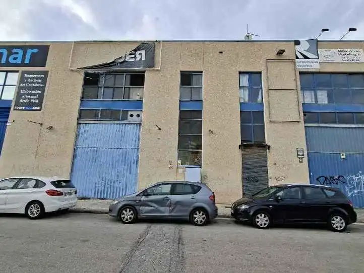 Industrial building for sale in LLOBATONA 50