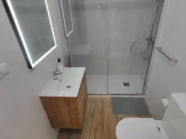 Bany de Pis de lloguer en Delicias