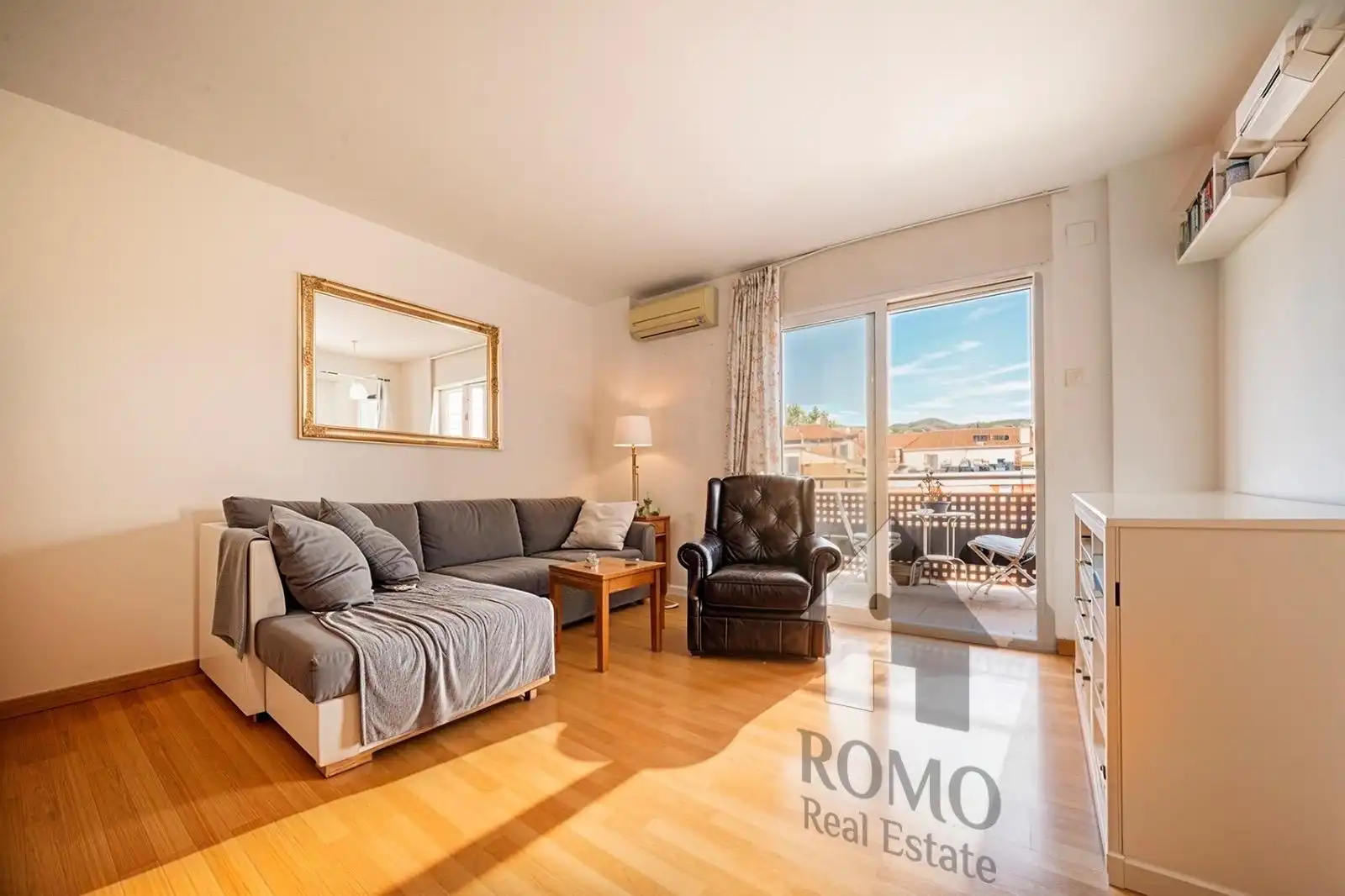 Flat with terrace for sale in Santa Perpètua de Mogoda, imagen 2