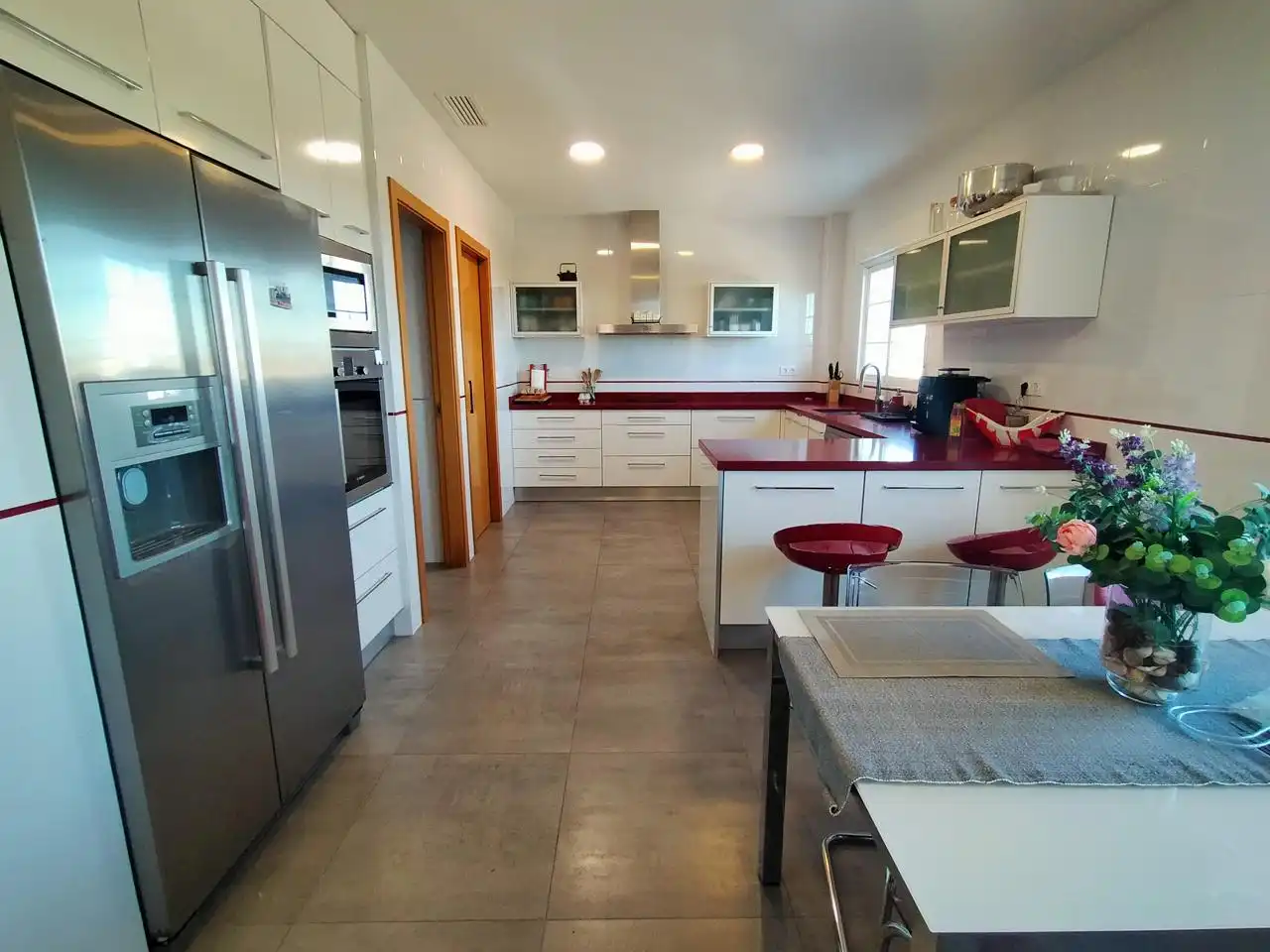 Cocina de Casa o chalet en venta en Oliva con Aire acondicionado, Jardín privado y Terraza