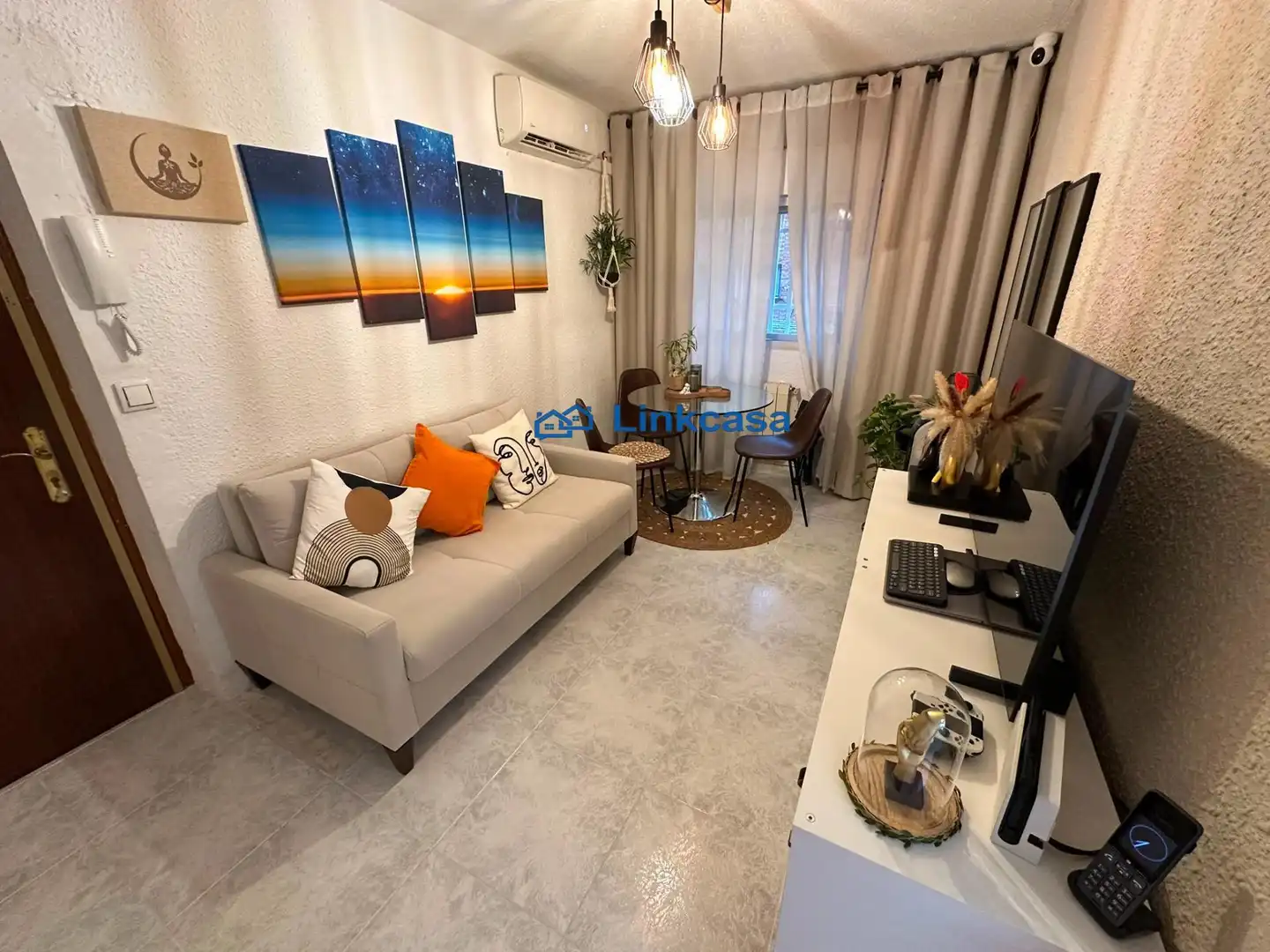 Living room of Flat for sale in Madrid  with Air Conditioner and Heating