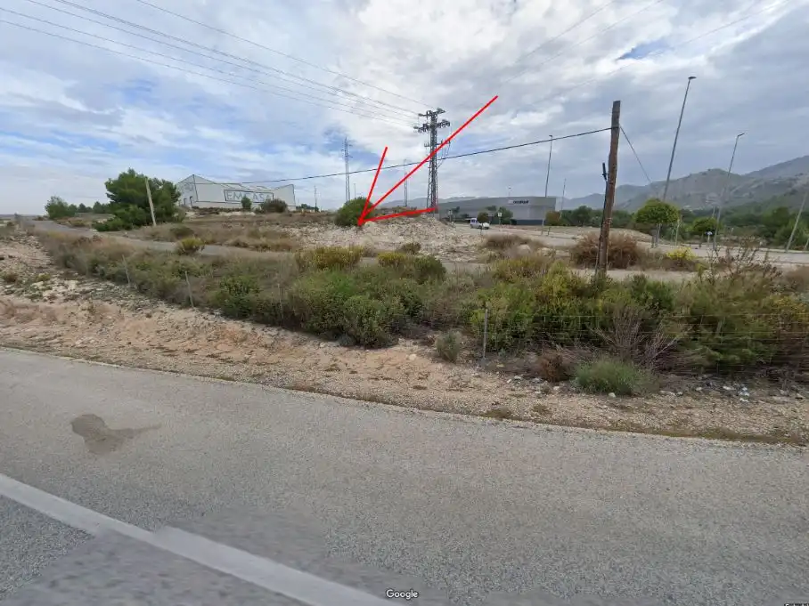 Terreno industrial en venta en Petrer