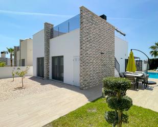 Vista exterior de Casa o xalet de lloguer en Finestrat amb Aire condicionat, Terrassa i Piscina