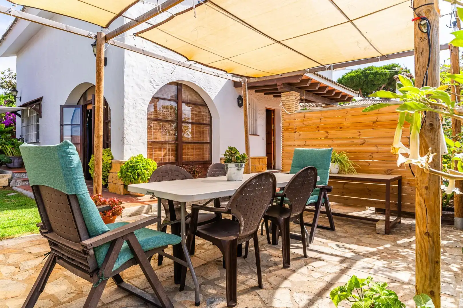 Terraza de Casa o chalet en venta en Chiclana de la Frontera con Jardín privado, Trastero y Piscina