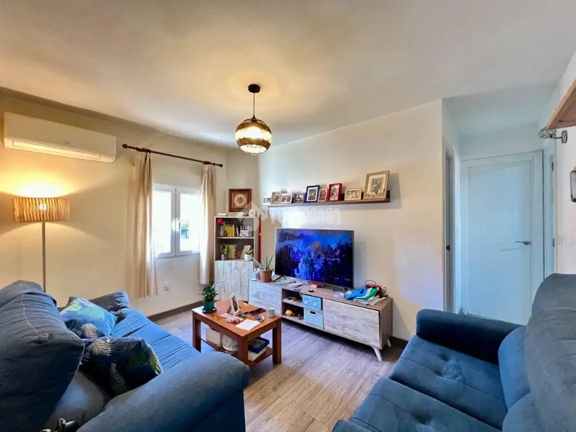 Living room of Flat for sale in Madrid  with Air Conditioner and Heating