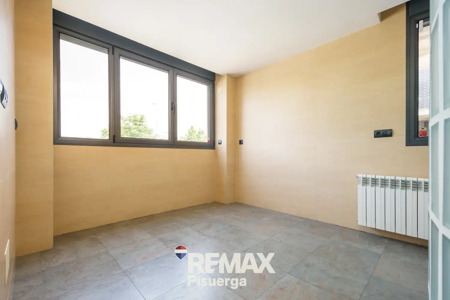 Dormitori de Casa o xalet en venda en Valladolid amb Aire condicionat, Calefacció i Jardí privat