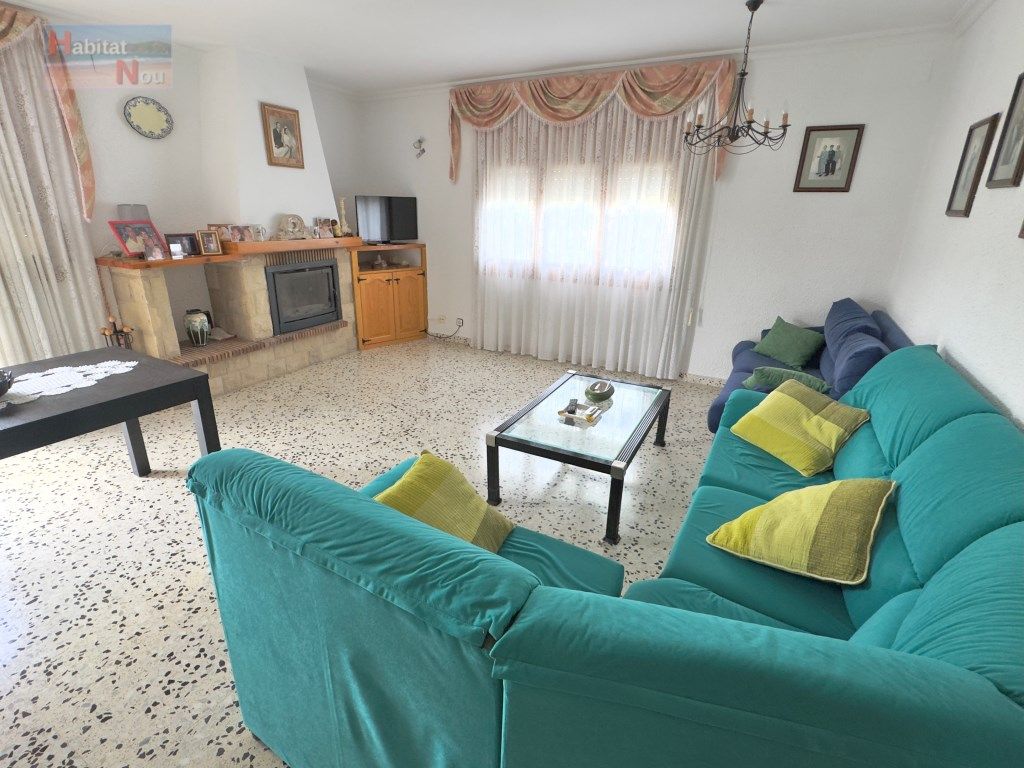 Living room of House or chalet for sale in La Bisbal del Penedès