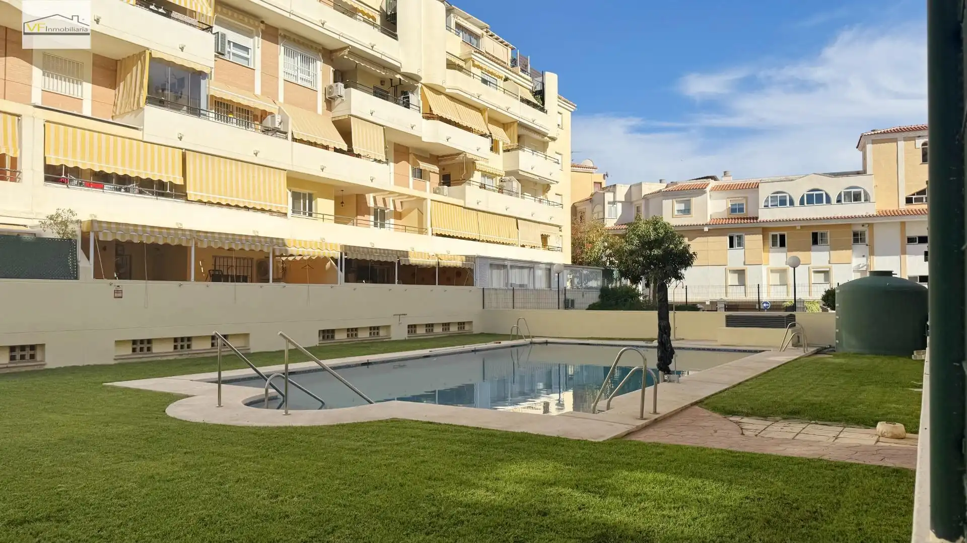 Piscina de Piso de alquiler en Rincón de la Victoria con Terraza y Piscina comunitaria