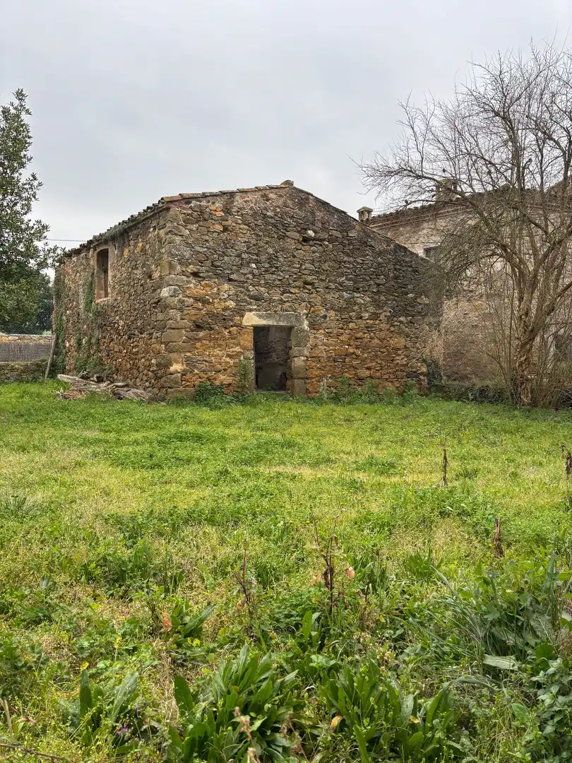 Finca rústica en venda en Juià amb Jardí privat