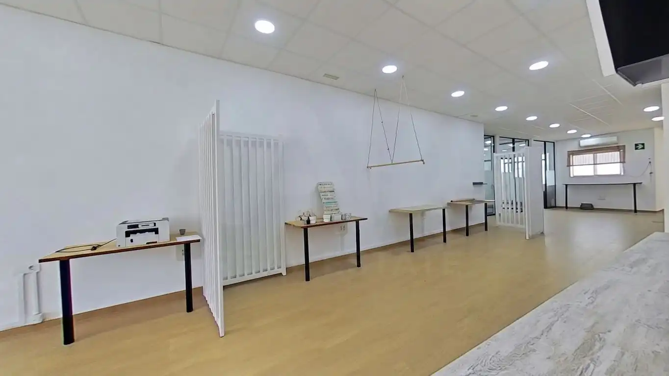 Local comercial en venta en Centro - Calzada - Cabo Noval