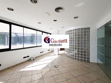 Bureau avec ascenseur à vendre à El Pinar - Punta Galea