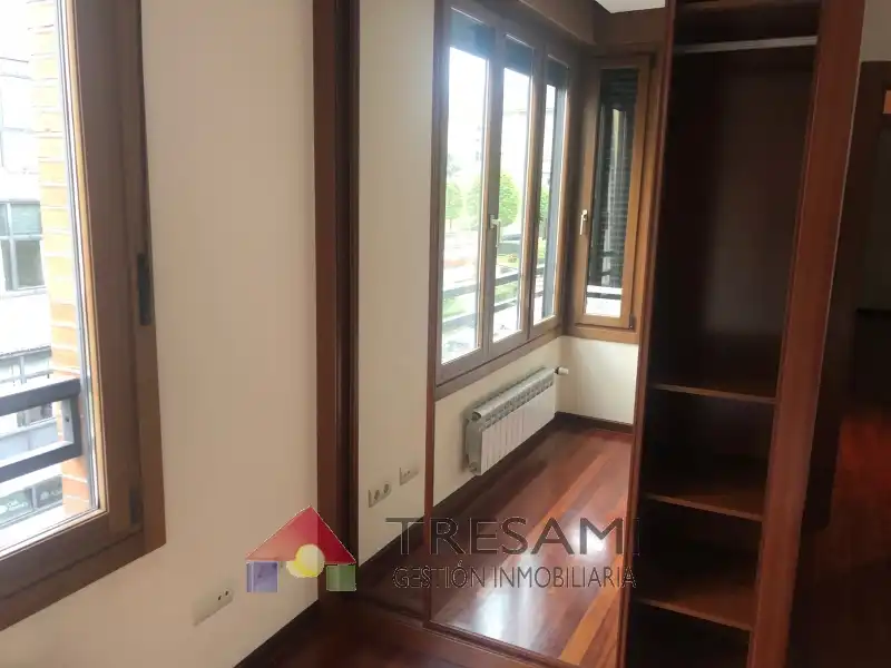 Bedroom of Flat for rent in Gijón   with Heating