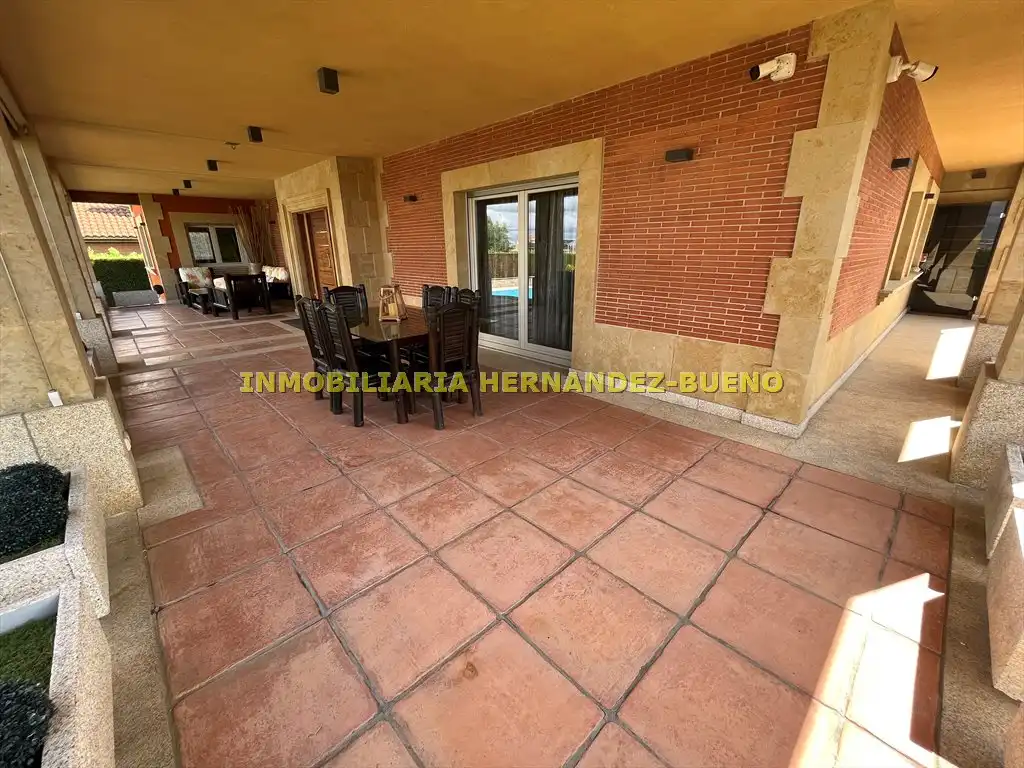 Terraza de Casa o chalet en venta en Carbajosa de la Sagrada con Aire acondicionado, Calefacción y Jardín privado