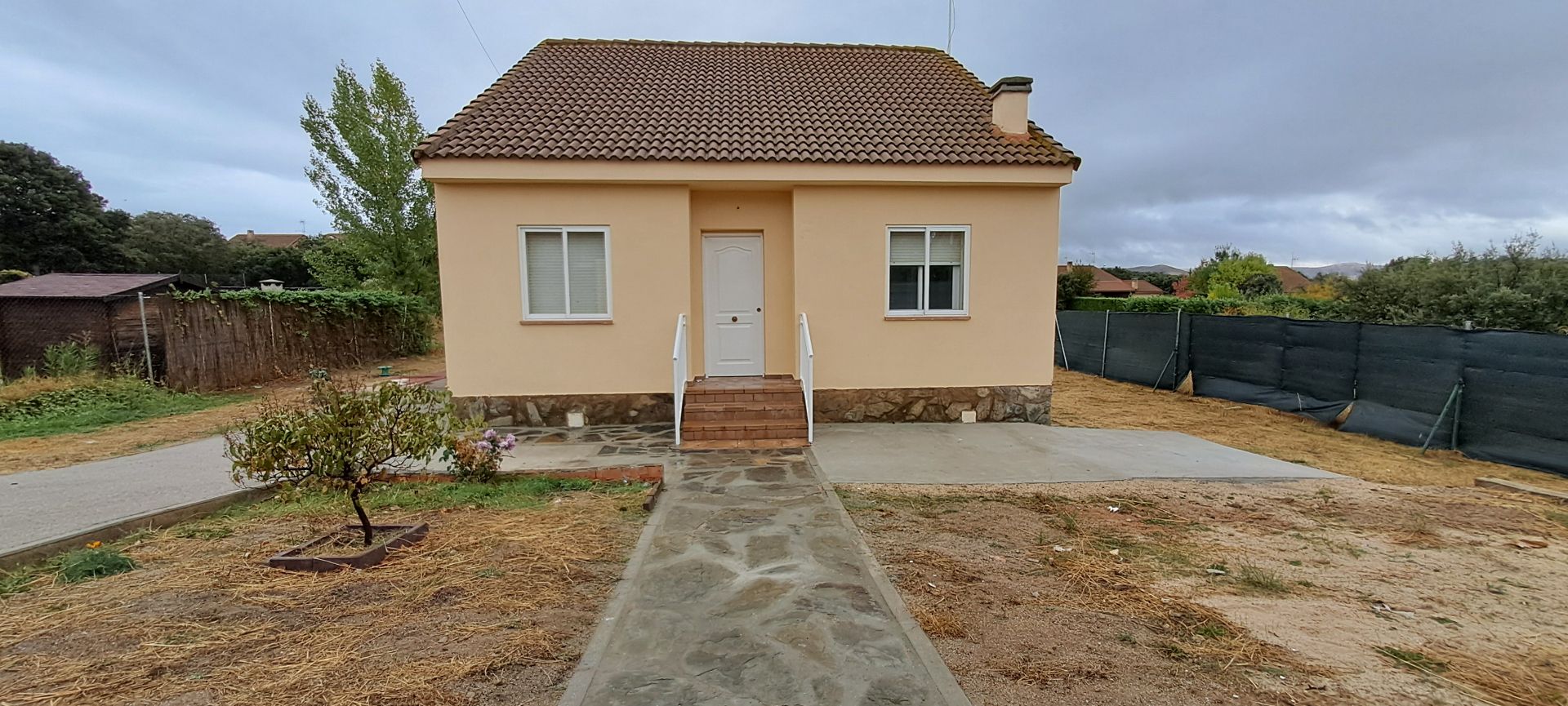 Vista exterior de Casa o chalet en venta en Zarzuela del Monte con Calefacción, Jardín privado y Trastero