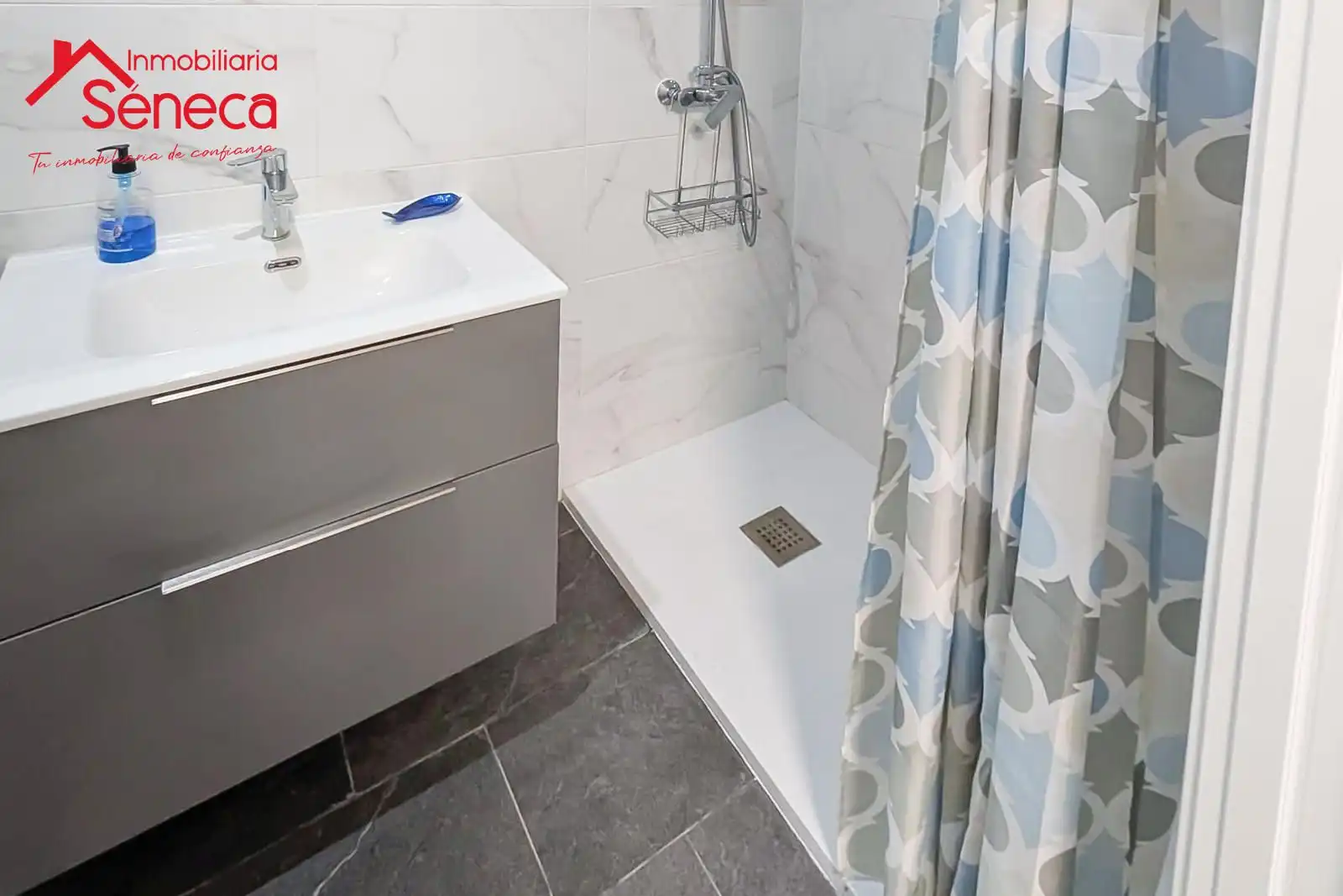 Badezimmer von Wohnung zum Verkauf in Córdoba mit Klimaanlage, Heizung und Terrasse
