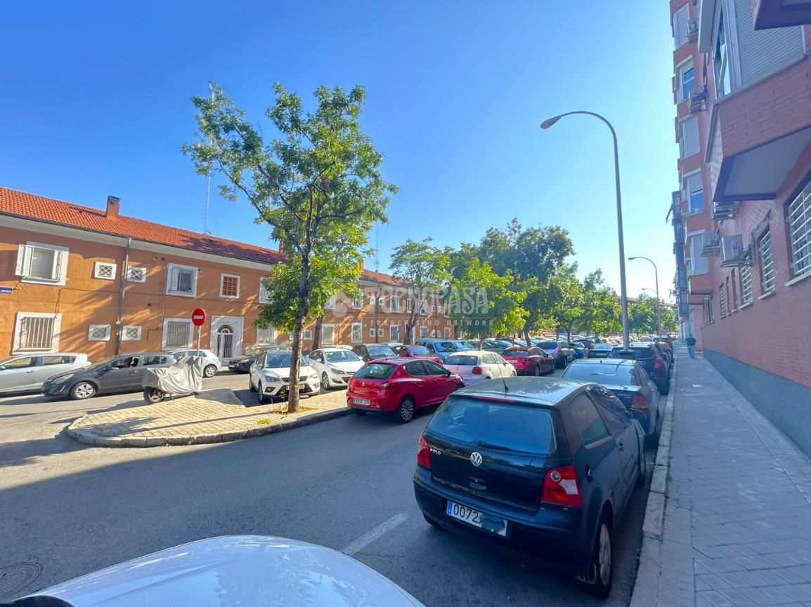 Exterior view of Flat for sale in  Madrid Capital  with Air Conditioner