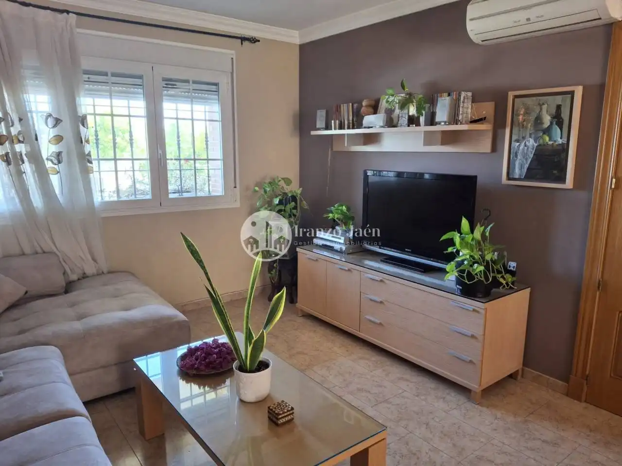 Sala de estar de Casa o chalet en venta en Jaén con Aire acondicionado, Calefacción y Terraza