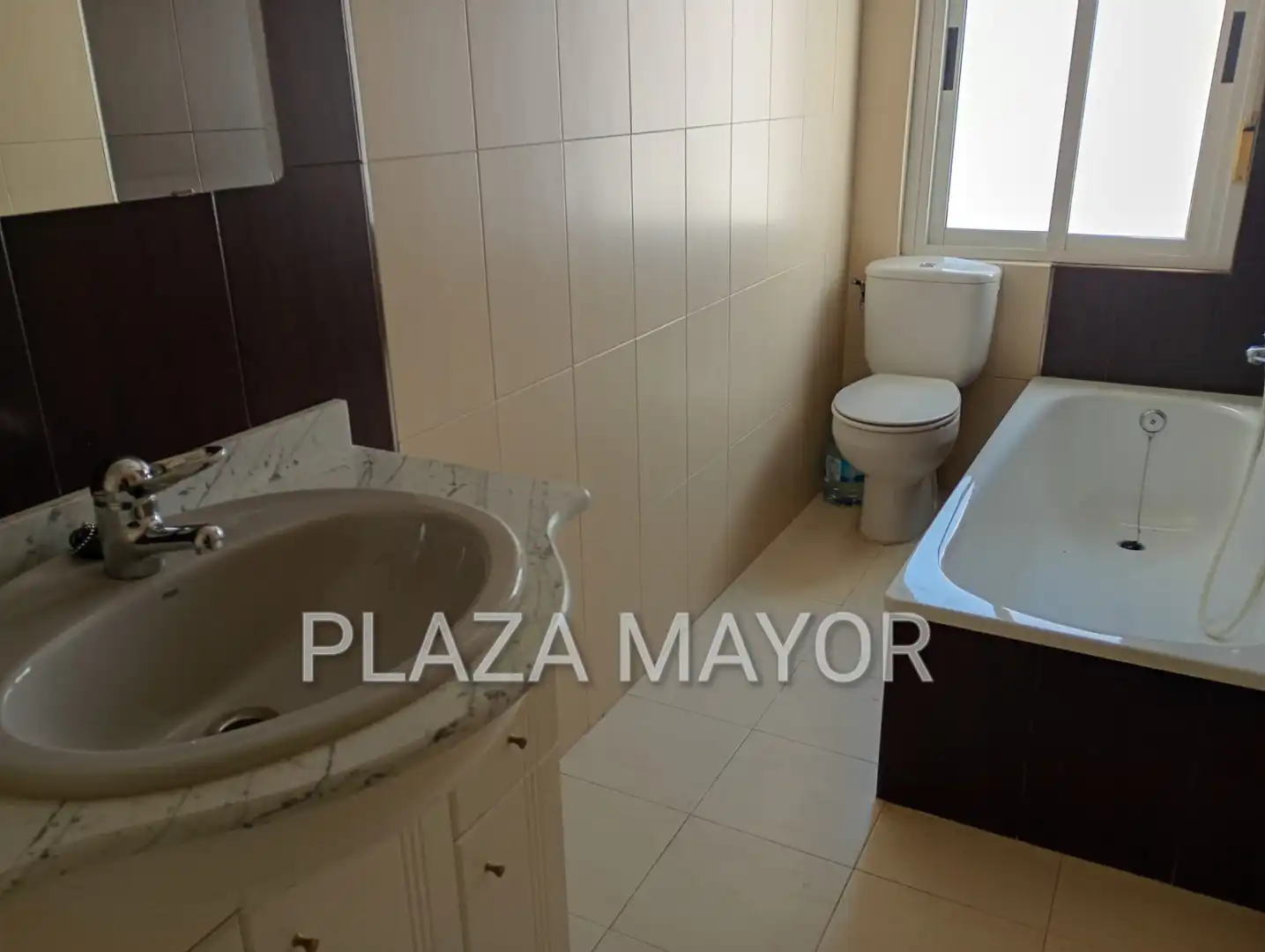 Bany de Pis en venda en Salamanca amb Calefacció i Moblat
