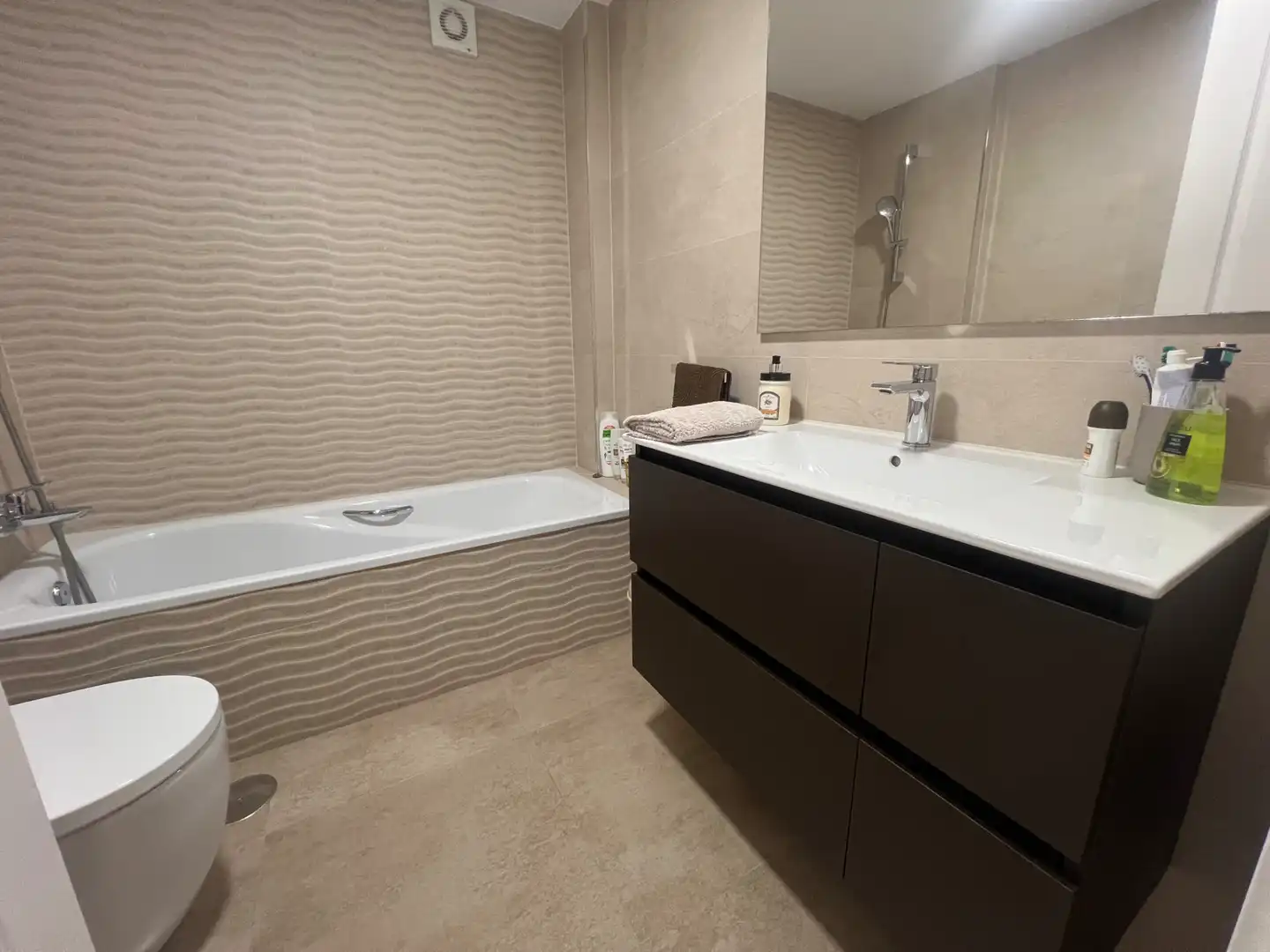Bathroom of Flat for sale in Málaga  with Terrace and Community pool