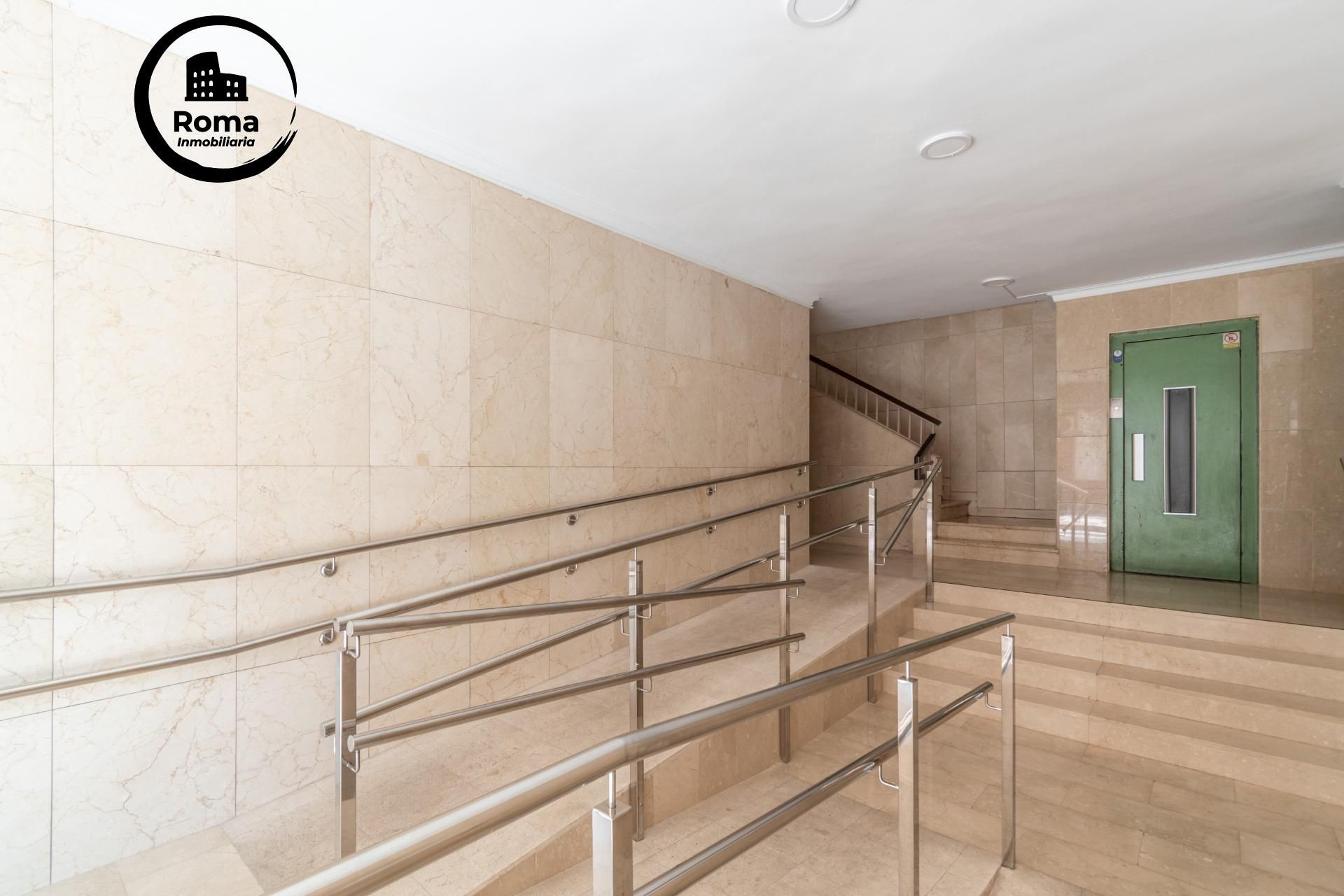 Flat for sale in  Granada Capital  with Balcony