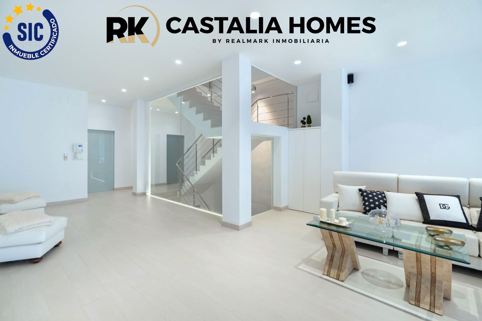 Casa adosada en venda en Castellón de la Plana / Castelló de la Plana amb Aire condicionat, Jardí privat i Terrassa