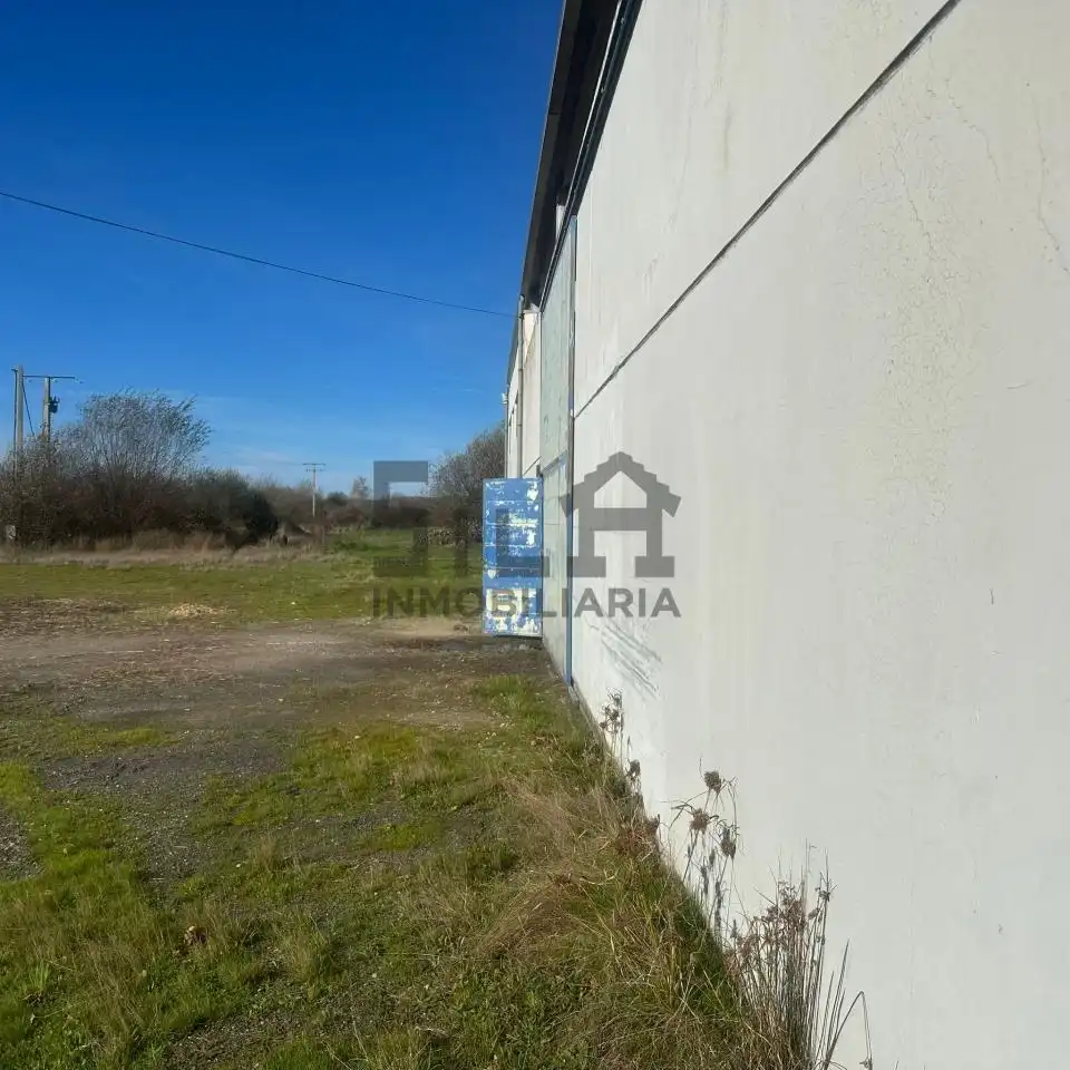 Nau industrial en venda en Sarreaus