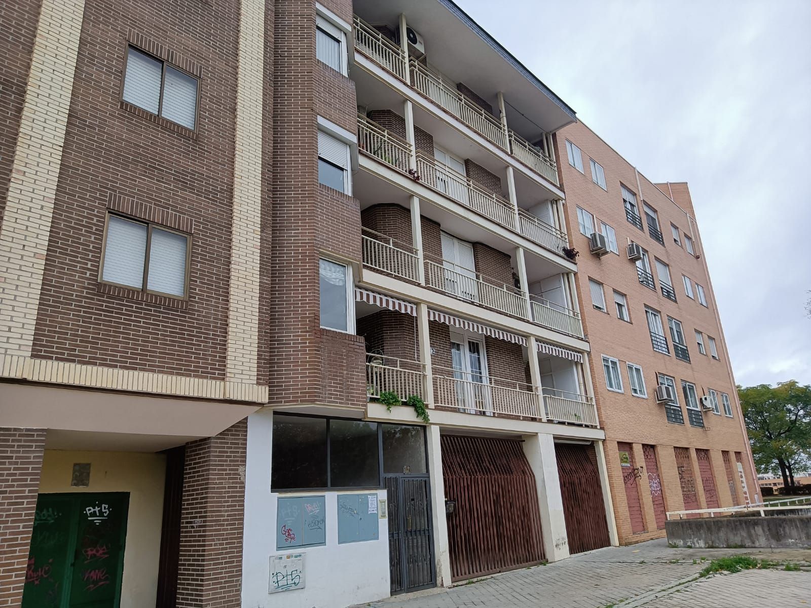 Vista exterior de Garatge en venda en Leganés