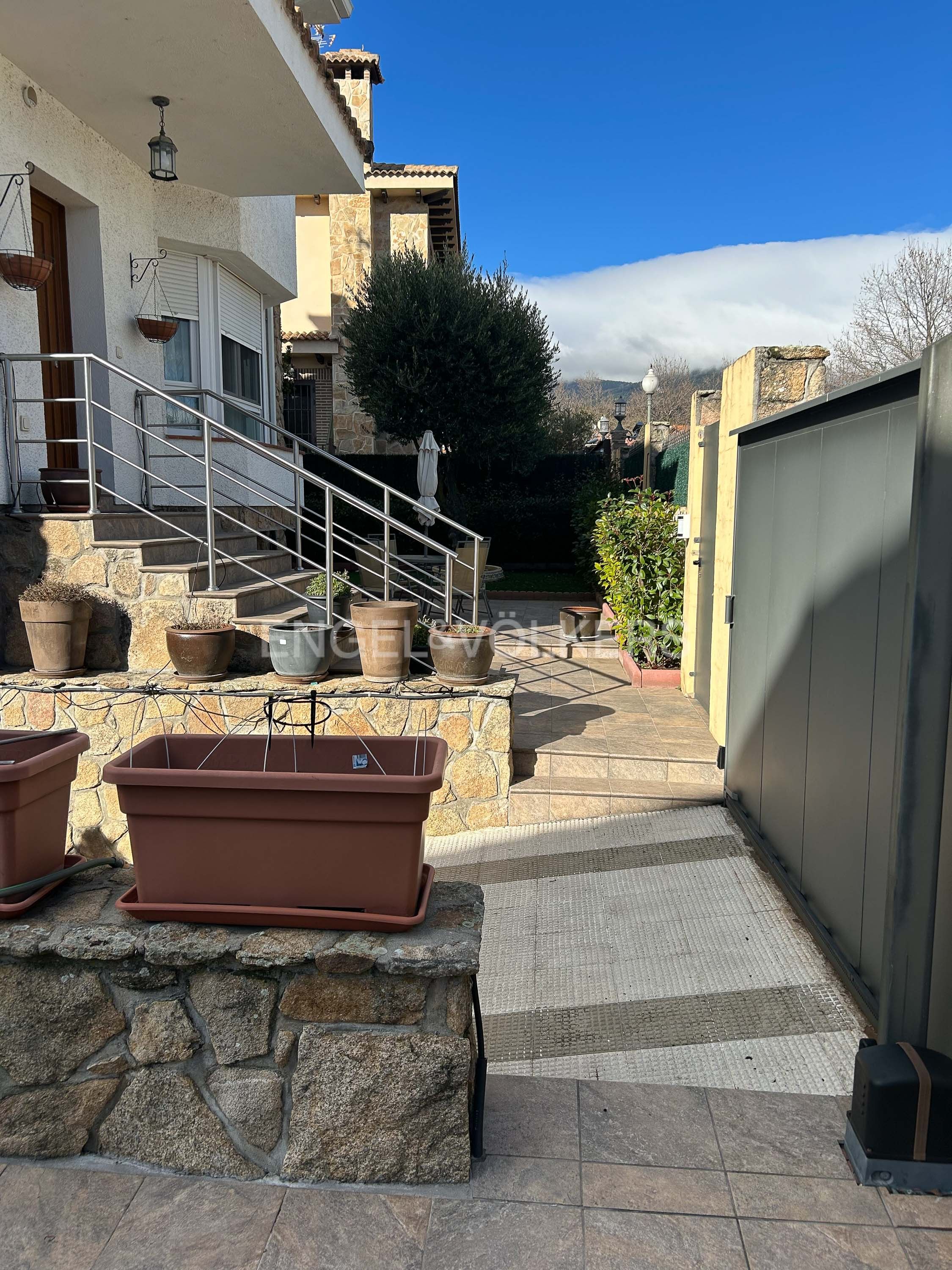 Terrace of House or chalet for sale in Guadarrama  with Heating, Private garden and Storage room