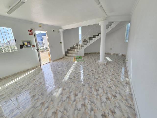 Oficina en Alquiler en Torrecilla