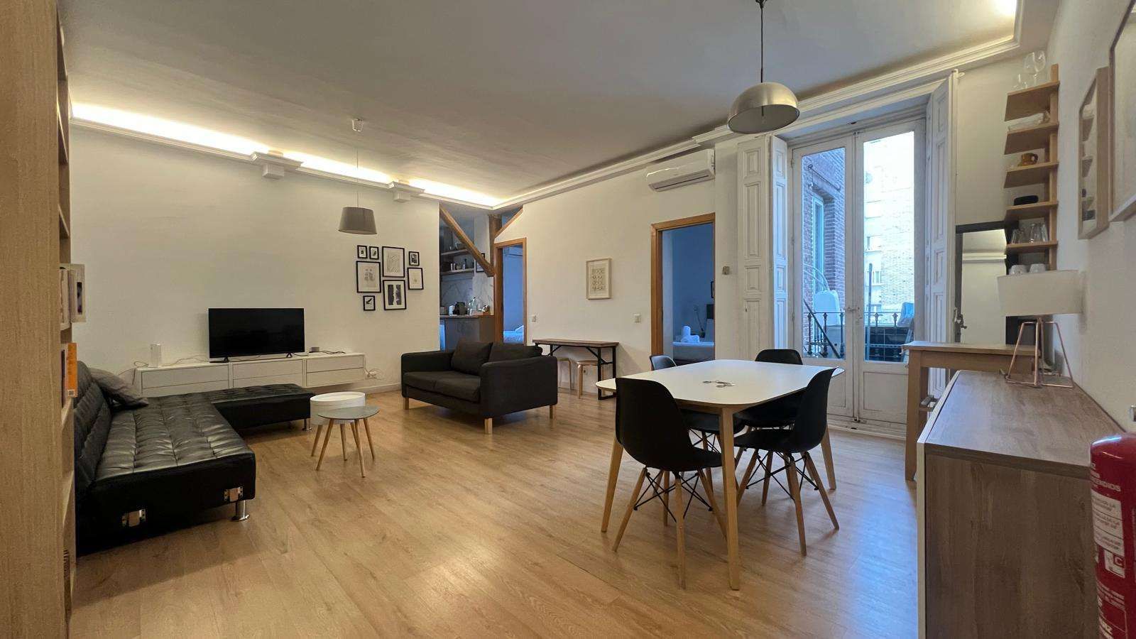 Living room of Apartment to share in  Madrid Capital  with Air Conditioner, Heating and Terrace