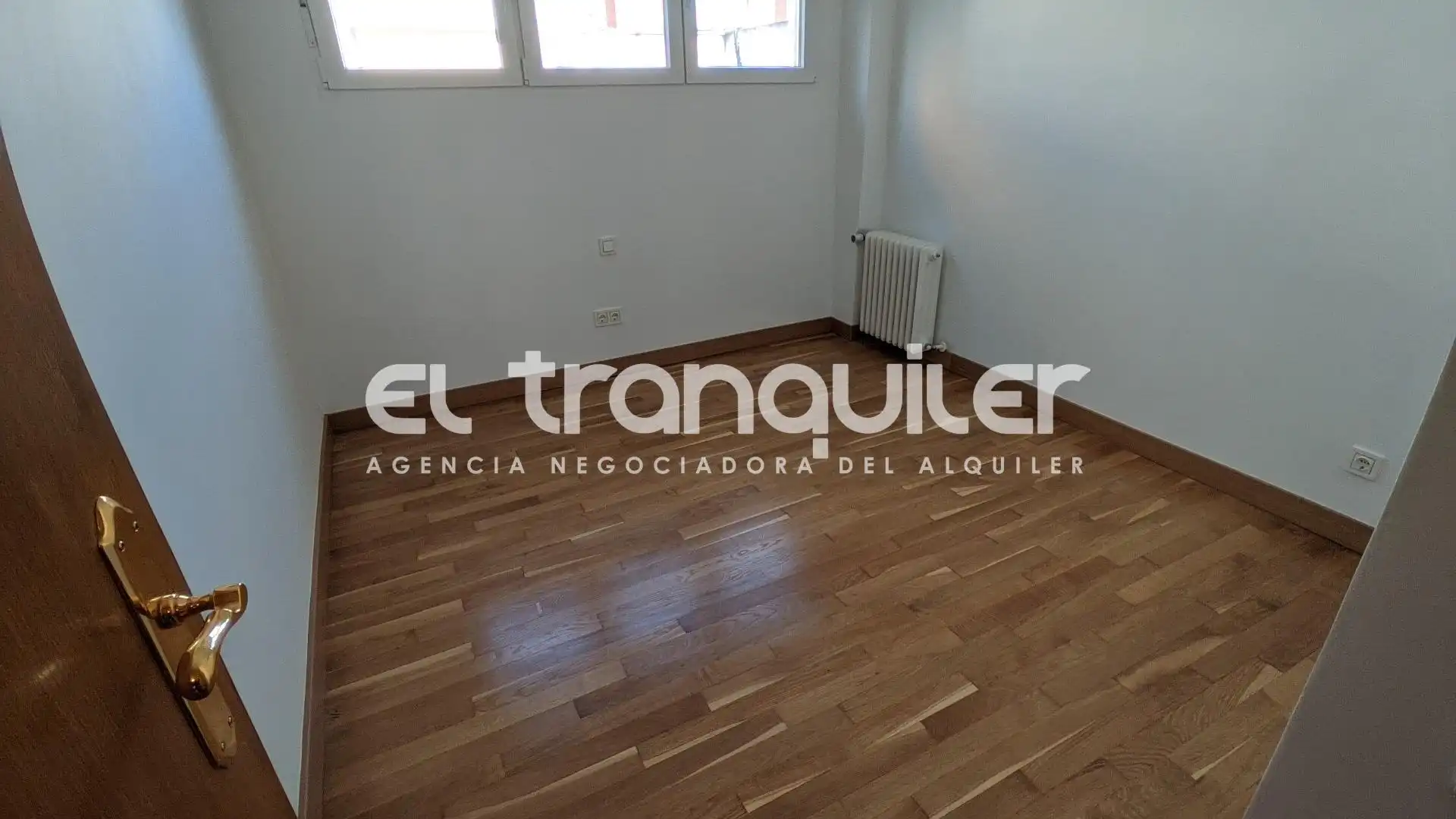 Schlafzimmer von Wohnung zum Verkauf in Madrid mit Klimaanlage, Parkett und Terrasse