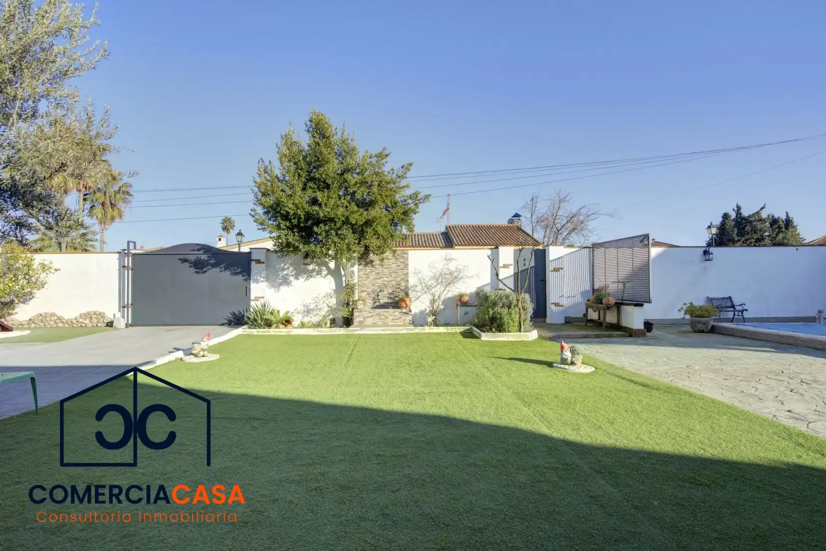 Vista exterior de Casa o xalet en venda en Las Gabias amb Aire condicionat, Jardí privat i Traster