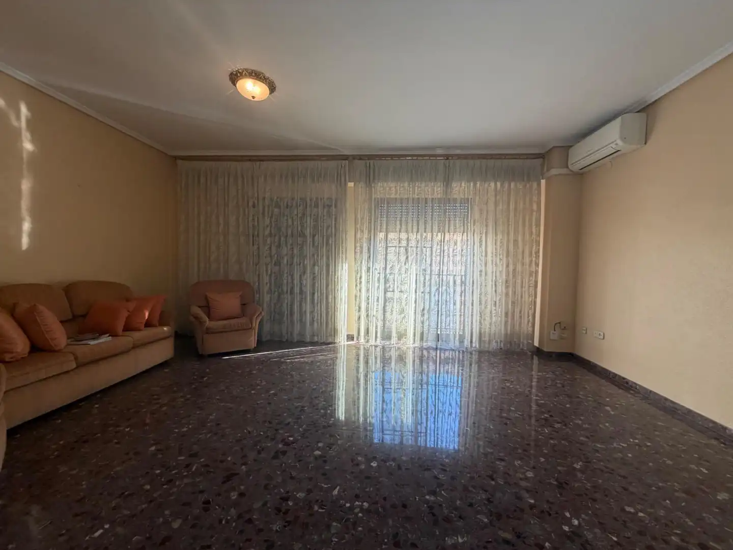 Sala de estar de Casa o chalet en venta en Llíria con Aire acondicionado, Terraza y Trastero