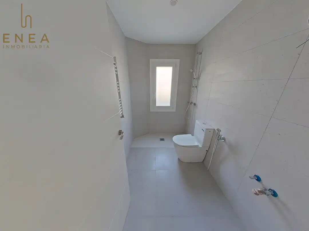 Baño de Piso en venta en Vitoria - Gasteiz con Calefacción, Parquet y Terraza