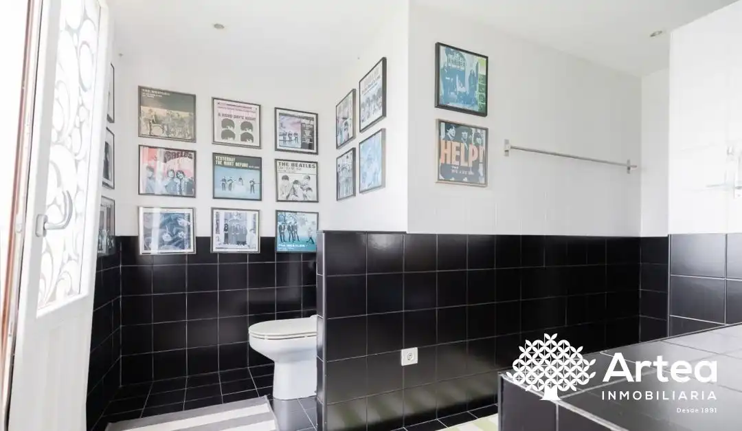 Bathroom of Detached homes for sale in Lezama  with Heating, Private garden and Terrace