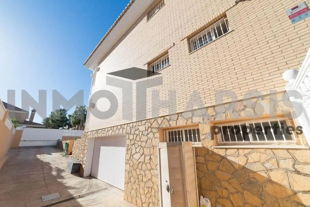 Villa mit Terrasse zum Verkauf in AVIACION (U) 1, imagen 10
