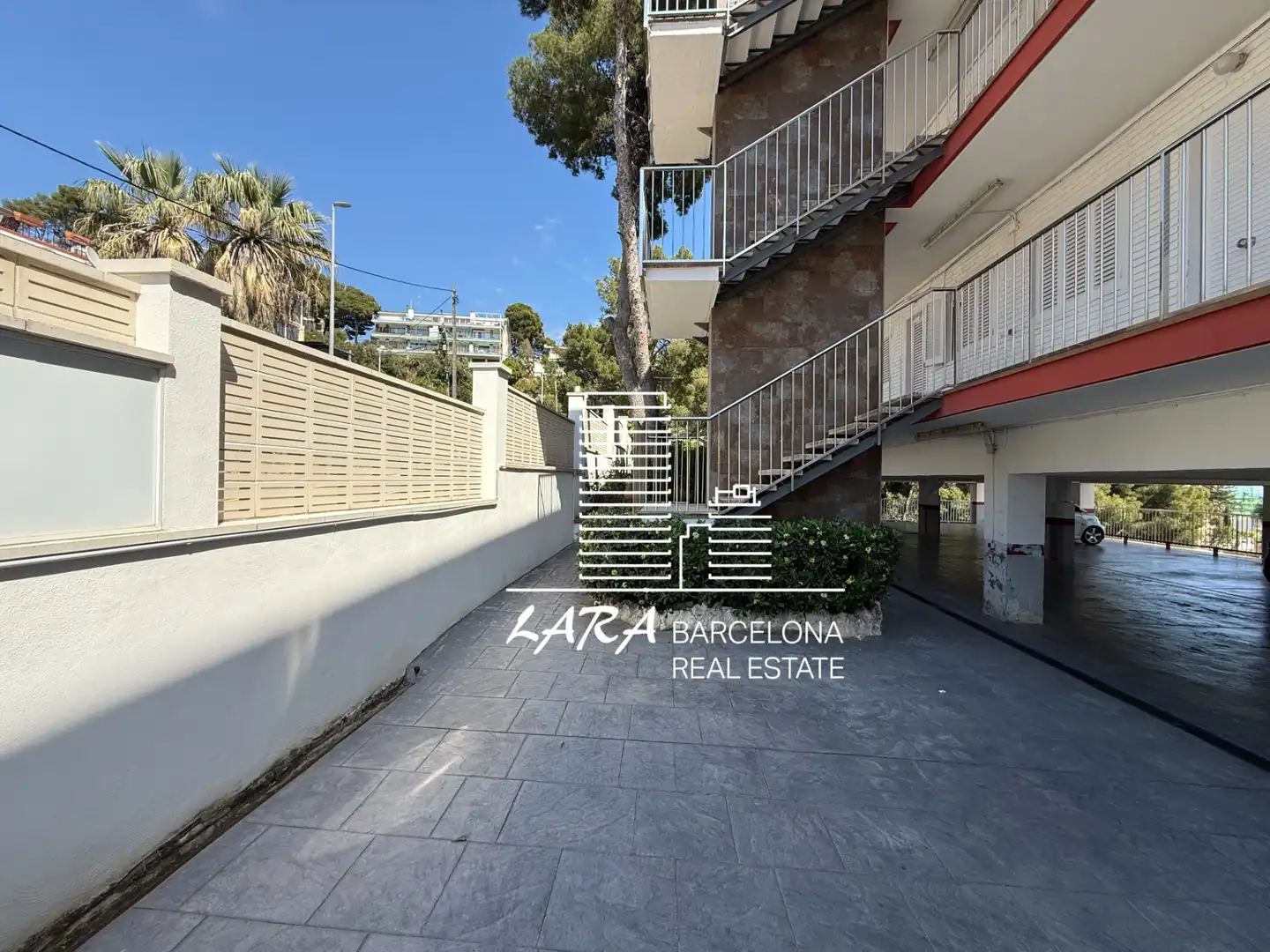 Vista exterior de Apartament en venda en Castelldefels amb Traster, Forn i Rentadora