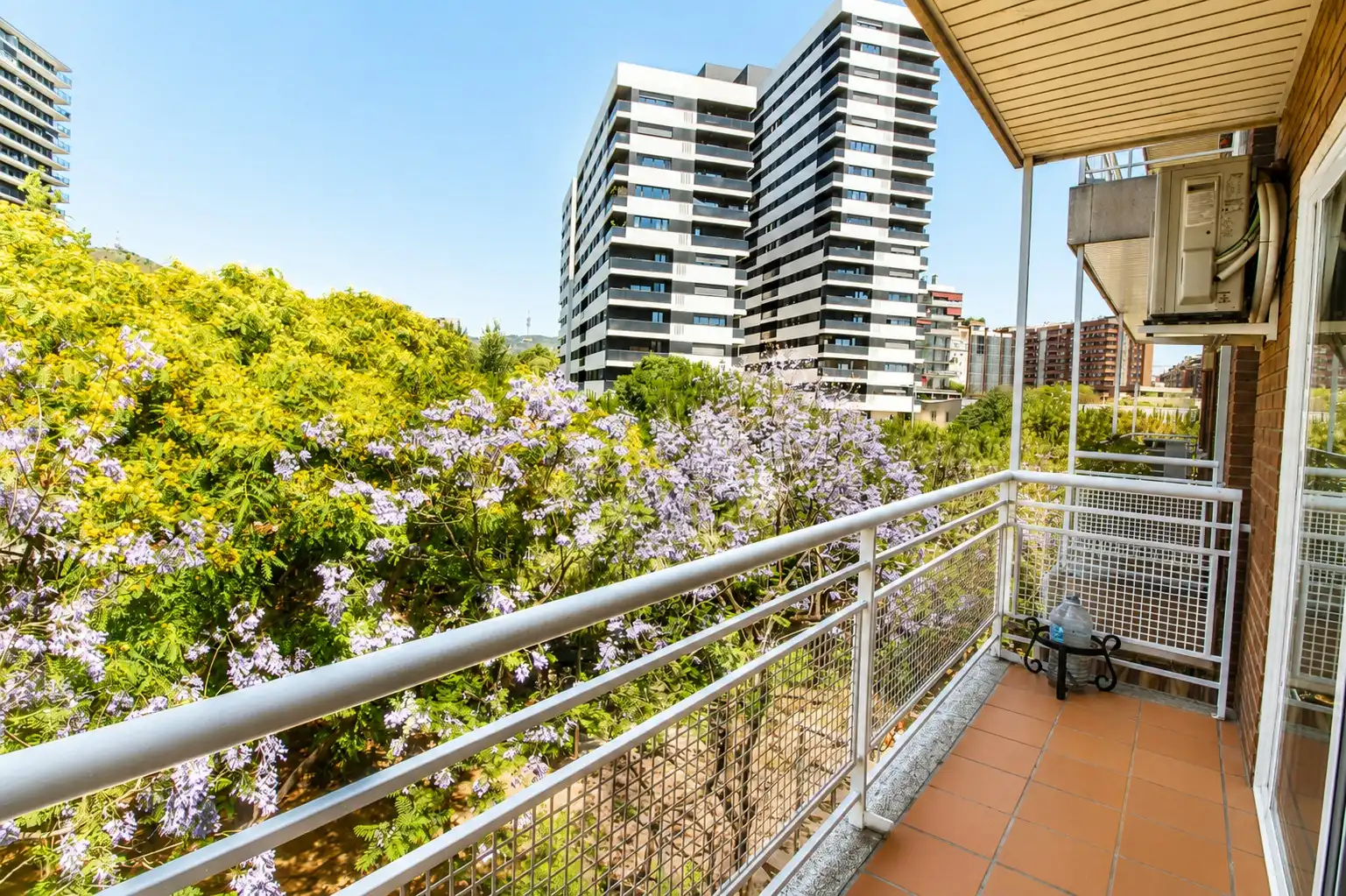 Balcony of Duplexes for sale in L'Hospitalet de Llobregat  with Air Conditioner, Heating and Terrace