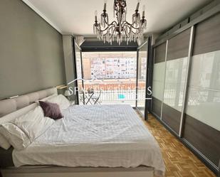 Dormitori de Apartament de lloguer en  Valencia Capital amb Aire condicionat, Terrassa i Balcó