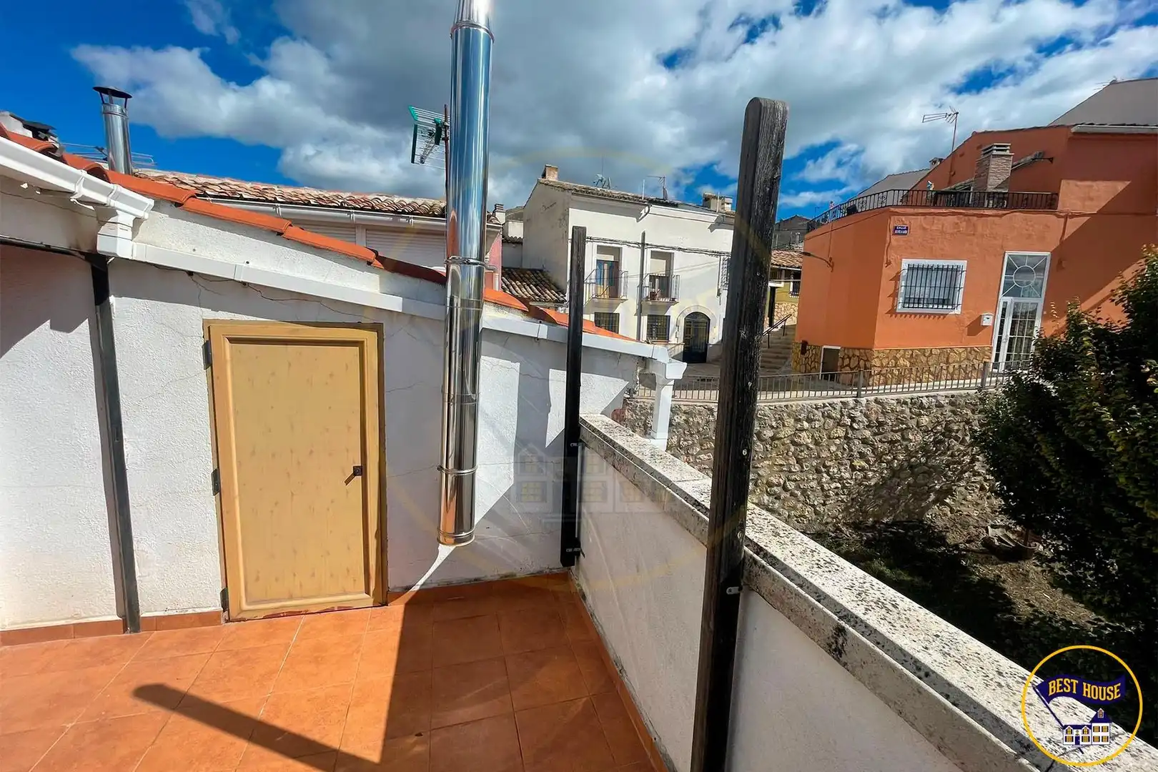 Vista exterior de Casa o xalet de lloguer en Cuenca amb Calefacció i Terrassa