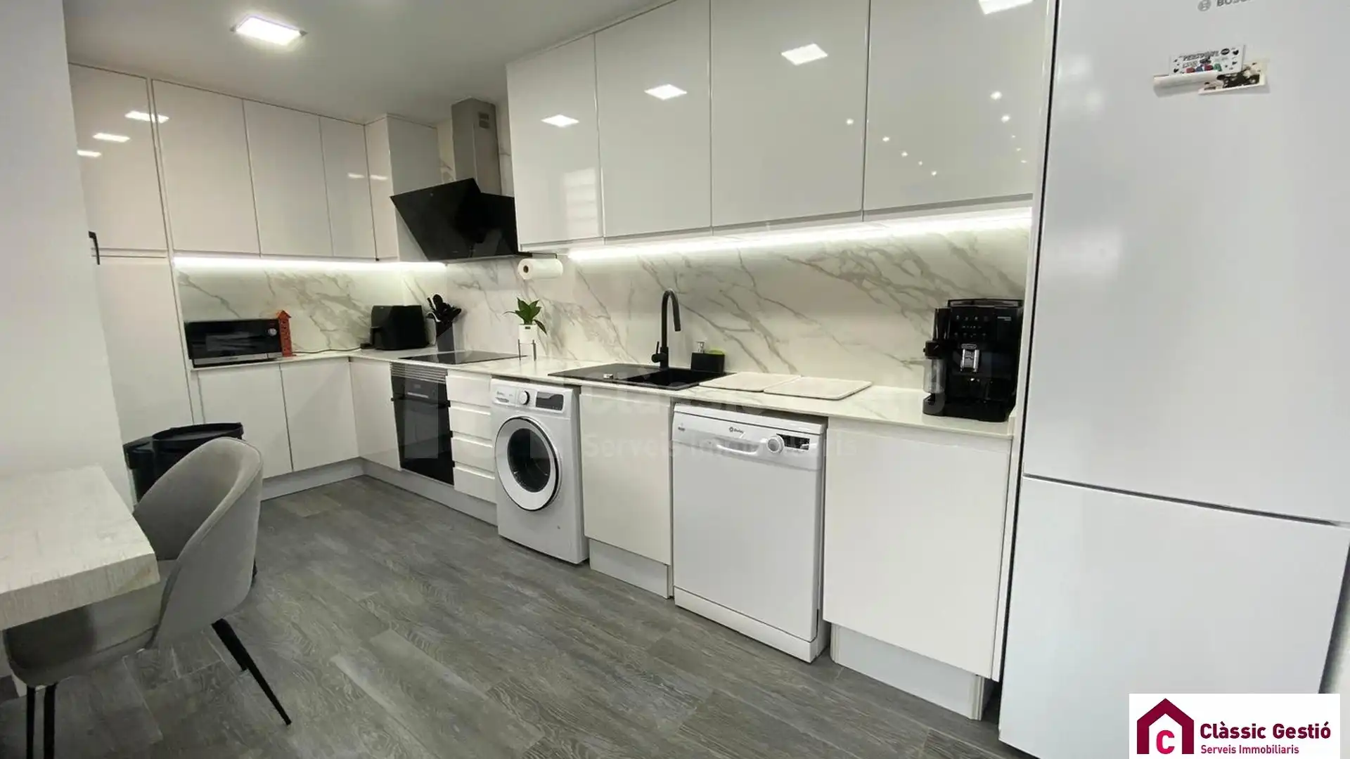 Kitchen of Houses for sale in Terrassa  with Air Conditioner, Heating and Terrace