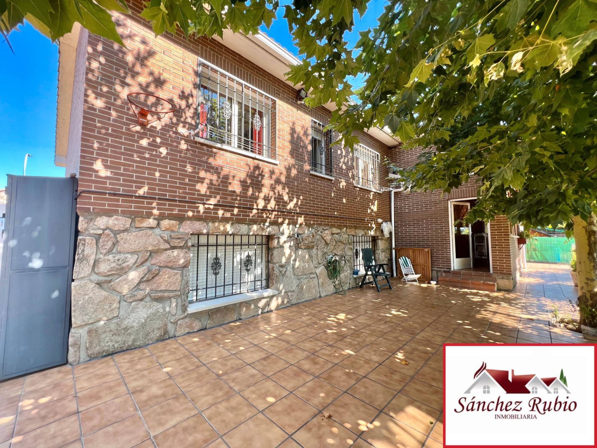 Exterior view of House or chalet for sale in Collado Villalba  with Heating, Private garden and Parquet flooring