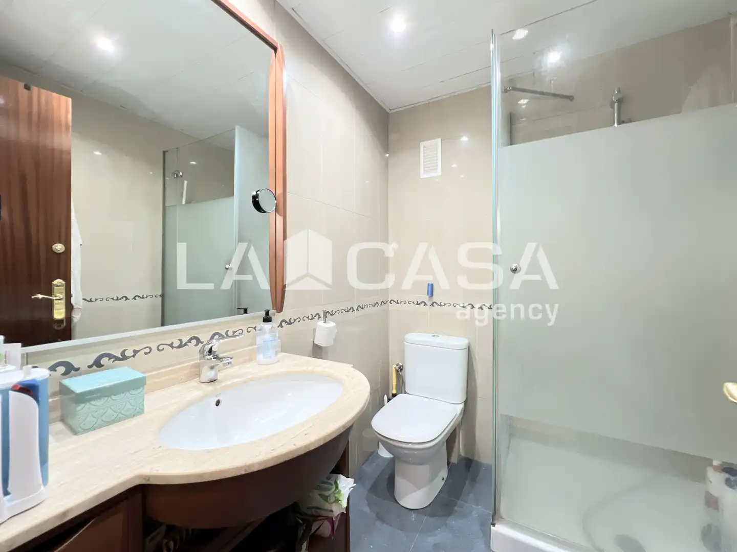 Baño de Piso en venta en Badalona con Calefacción, Trastero y Balcón