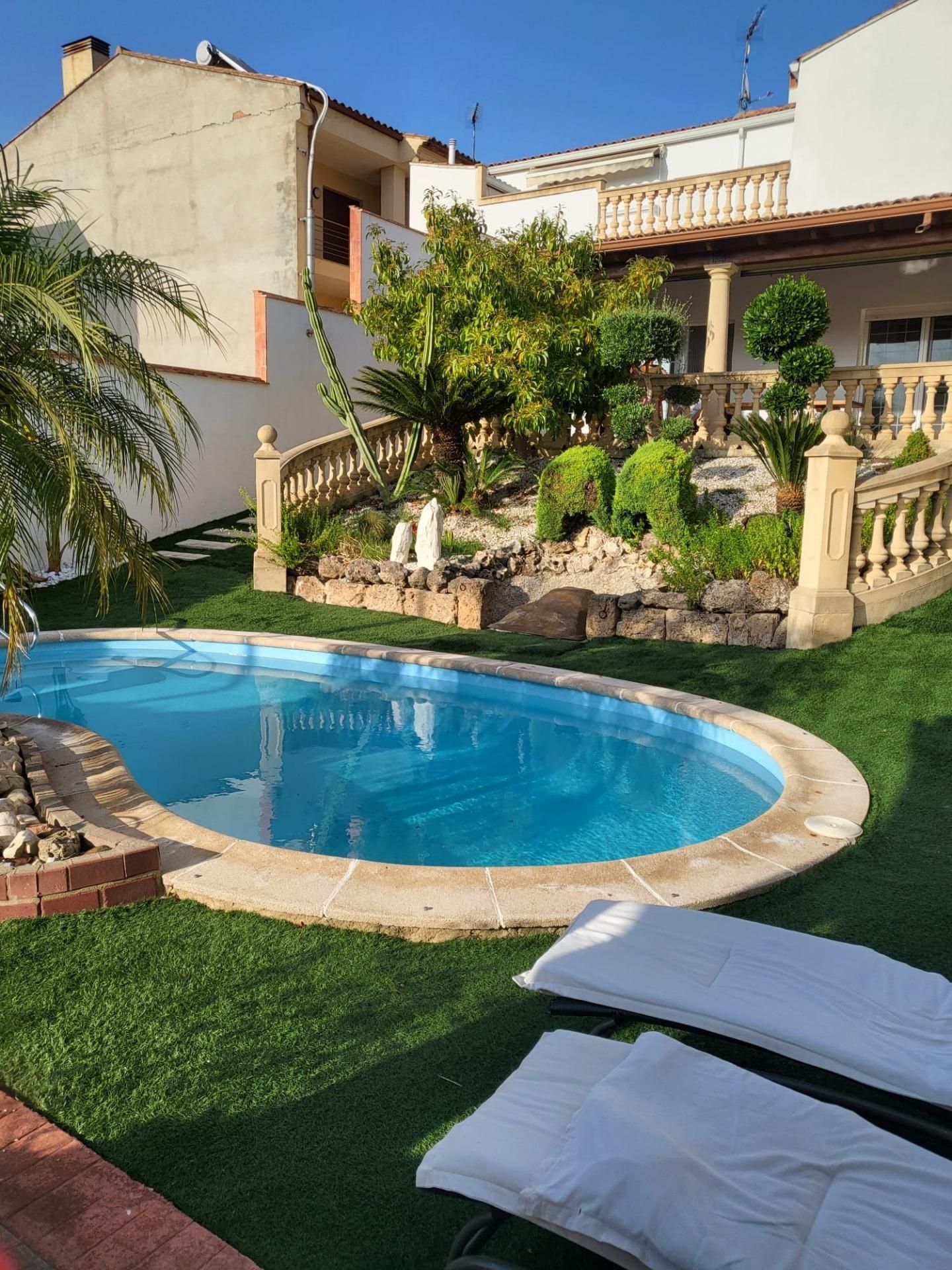 Piscina de Casa o xalet en venda en El Palomar amb Aire condicionat, Jardí privat i Terrassa