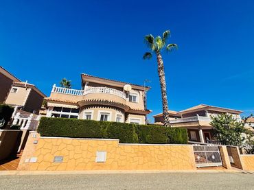 Villa avec balcon à vendre à Los Balcones - Los Altos