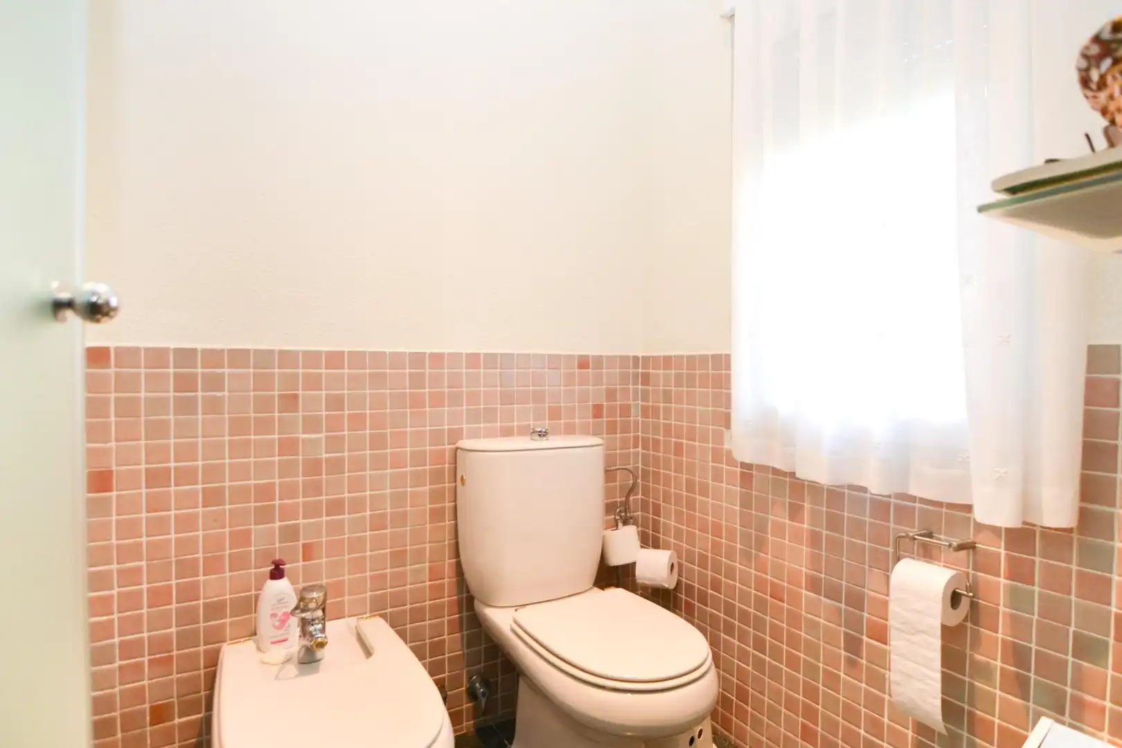 Bathroom of Houses for sale in Villanueva de la Cañada  with Air Conditioner, Private garden and Terrace