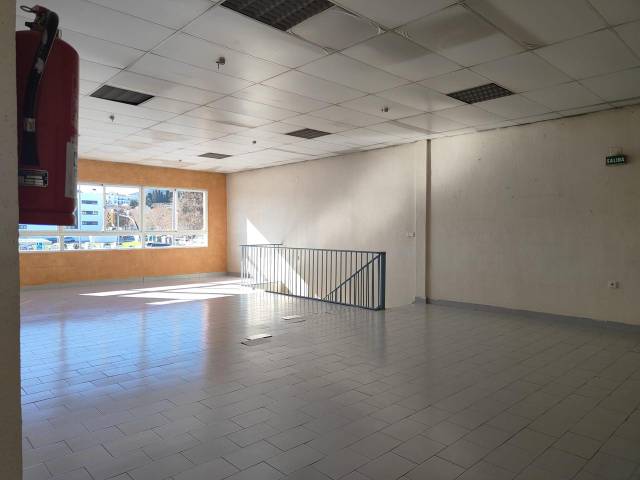 Local comercial en Alquiler en Escritor Julio Balbás en Churriana - El Pizarrillo - La Noria-Guadalsol