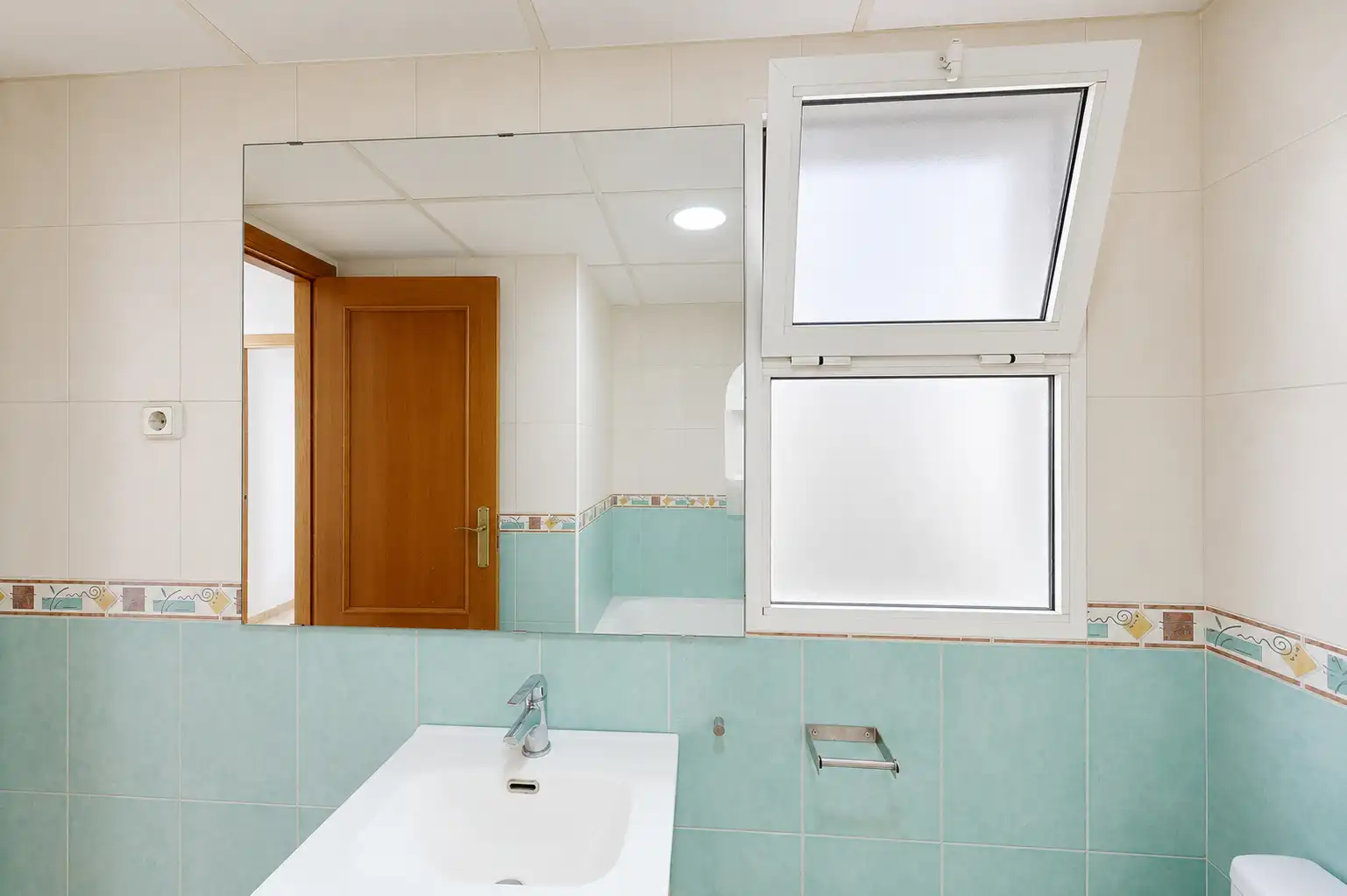 Baño de Casa adosada en venta en Murcia con Aire acondicionado, Terraza y Trastero