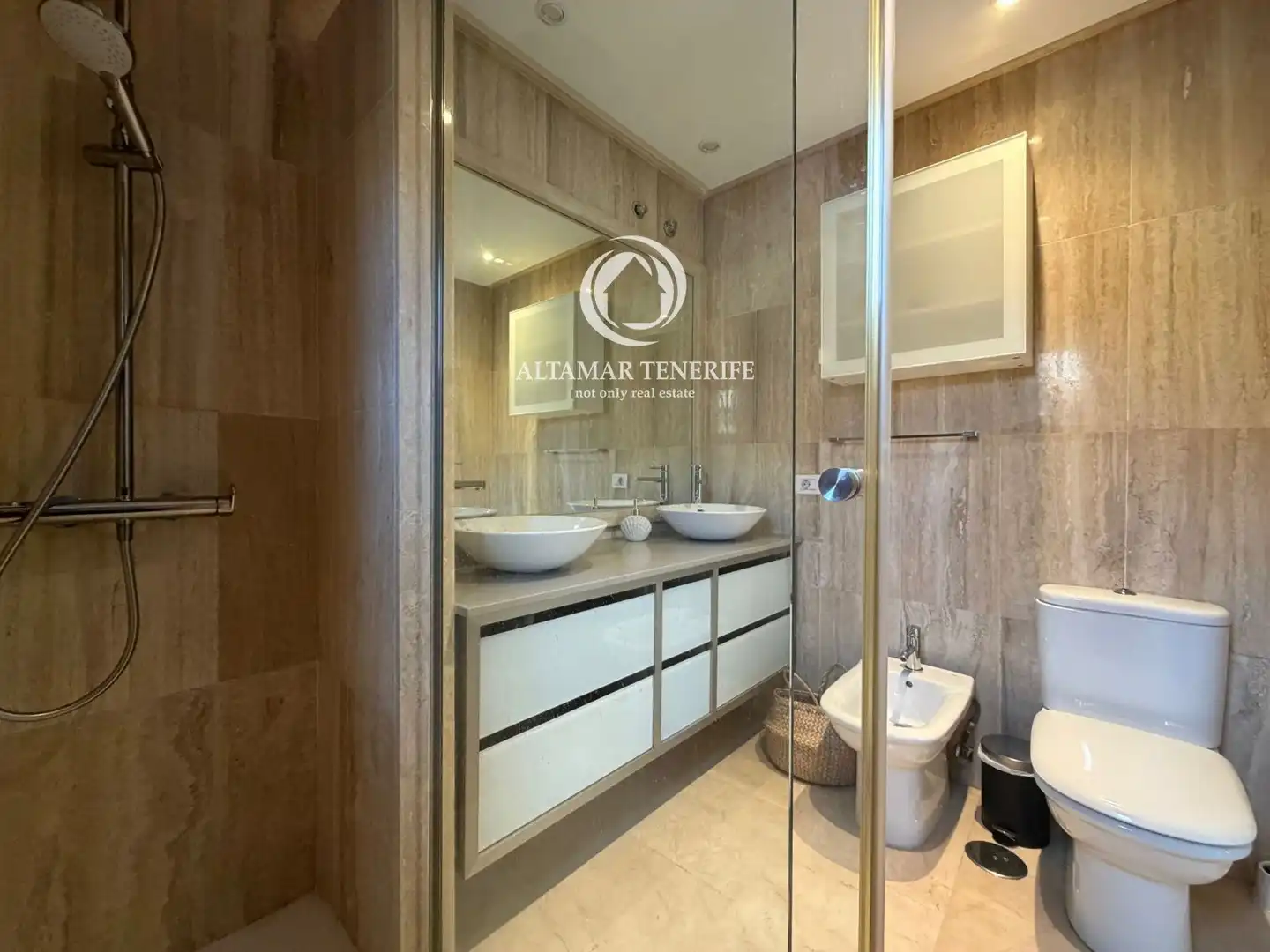 Badezimmer von Einfamilien-Reihenhaus zur Miete in Adeje mit Klimaanlage, Terrasse und Abstellraum